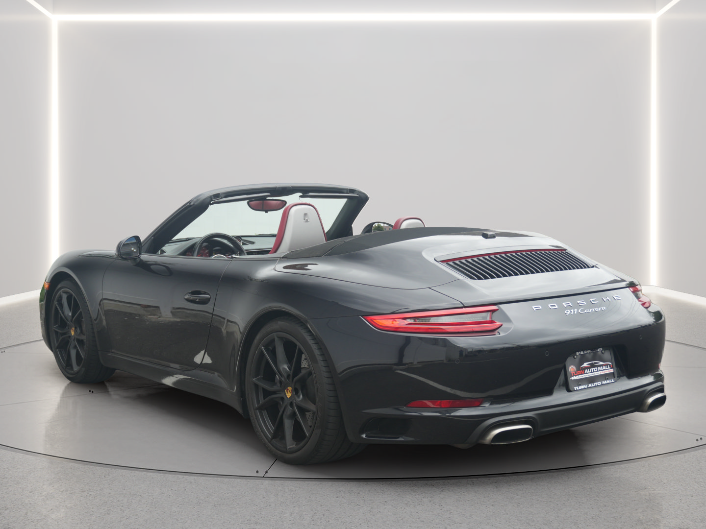 Used 2017 Porsche 911 Carrera RWD image 4