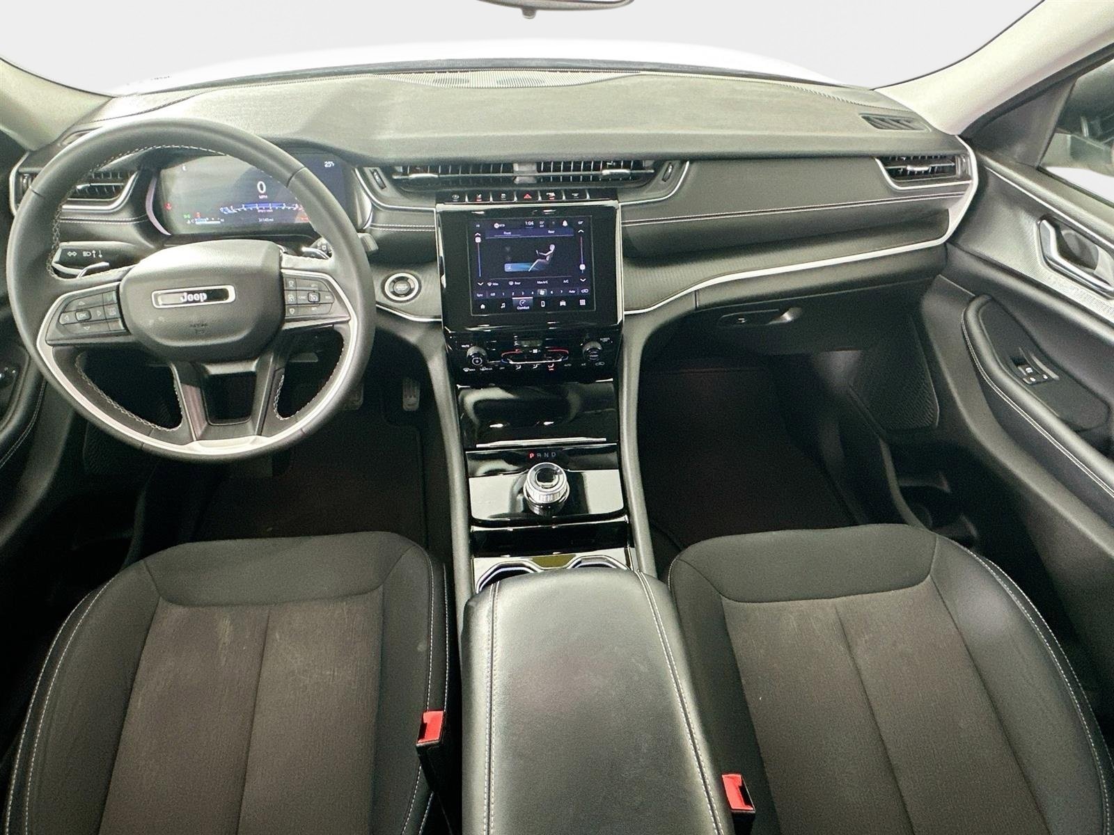 Used 2023 Jeep Grand Cherokee L Laredo image 27