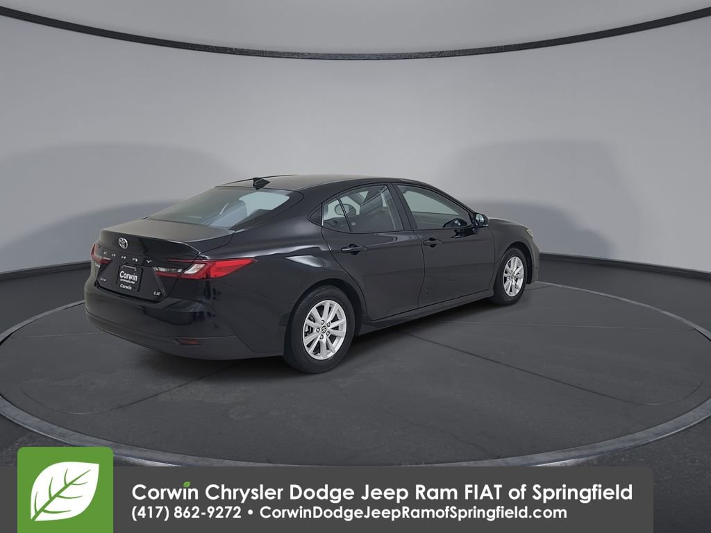 Used 2025 Toyota Camry LE image 14