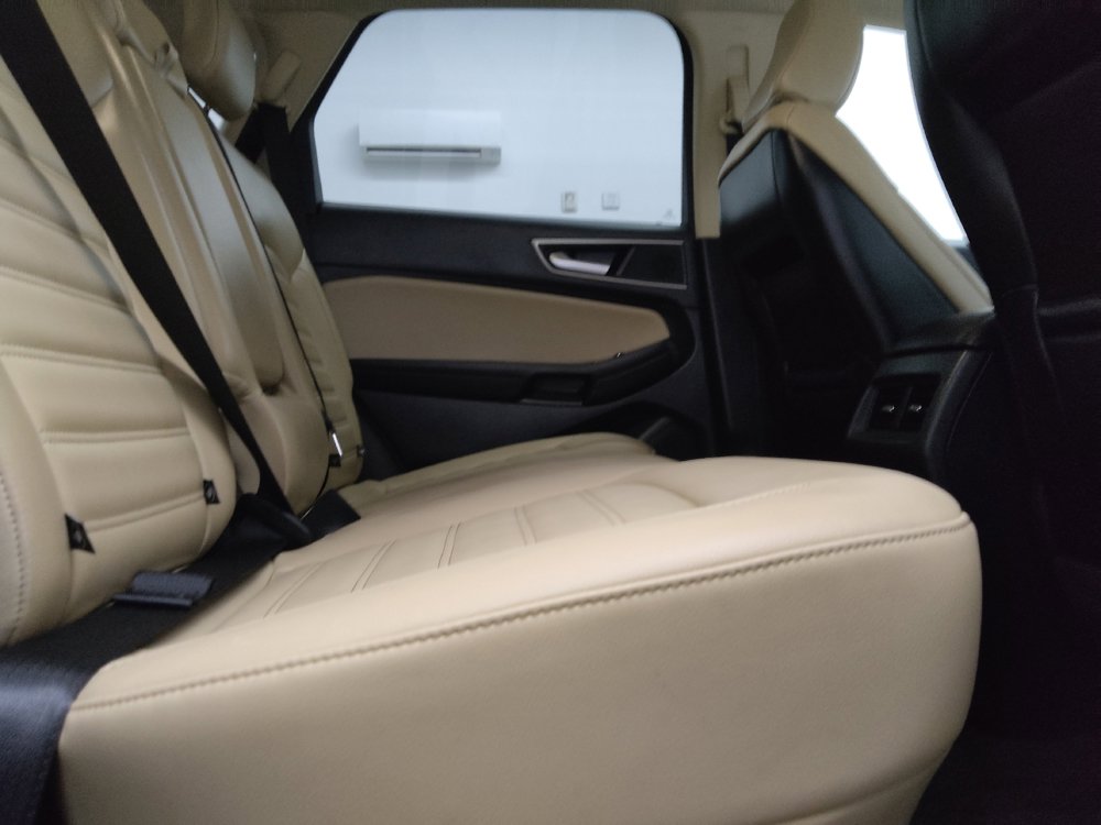 Used 2020 Ford Edge SEL AWD/4WD image 19