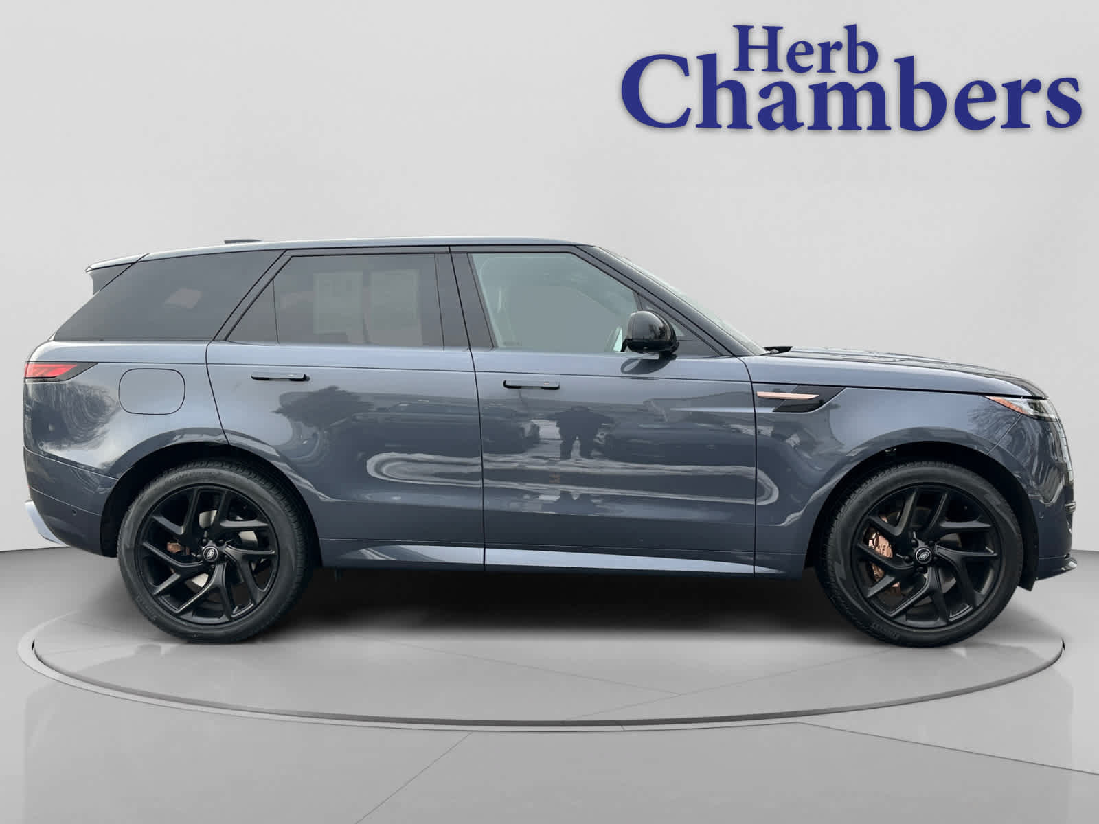 Used 2023 Land Rover Range Rover Sport SE Dynamic AWD/4WD image 3