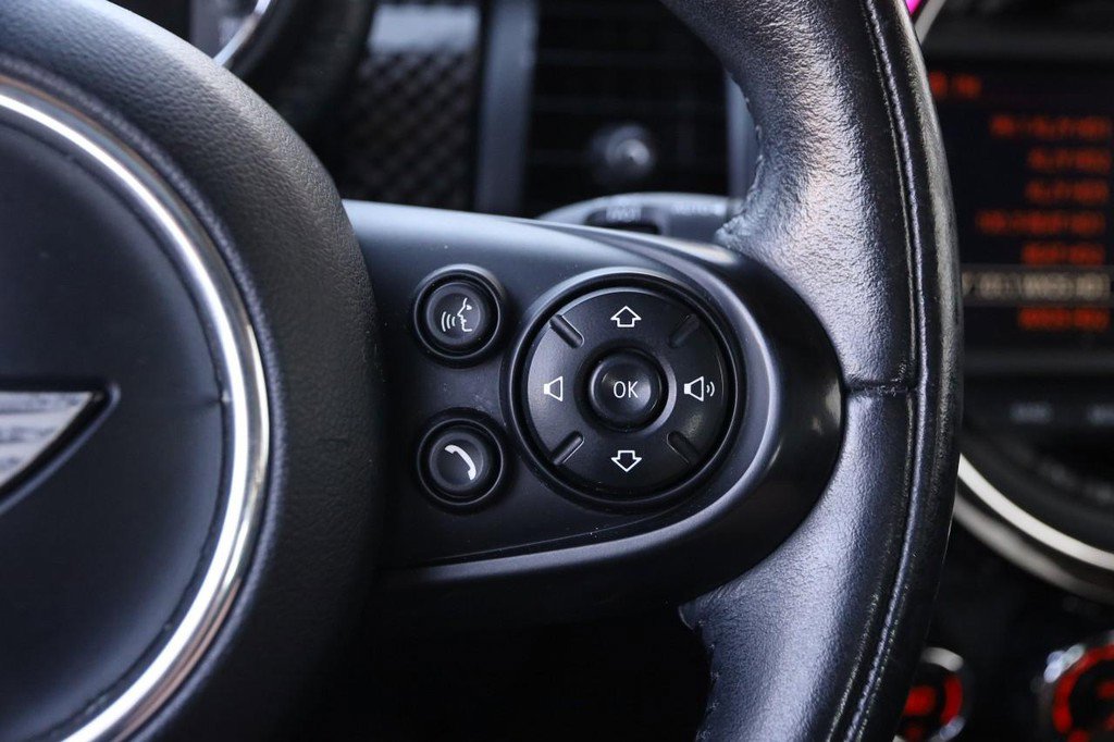 Used 2015 MINI Cooper S image 13