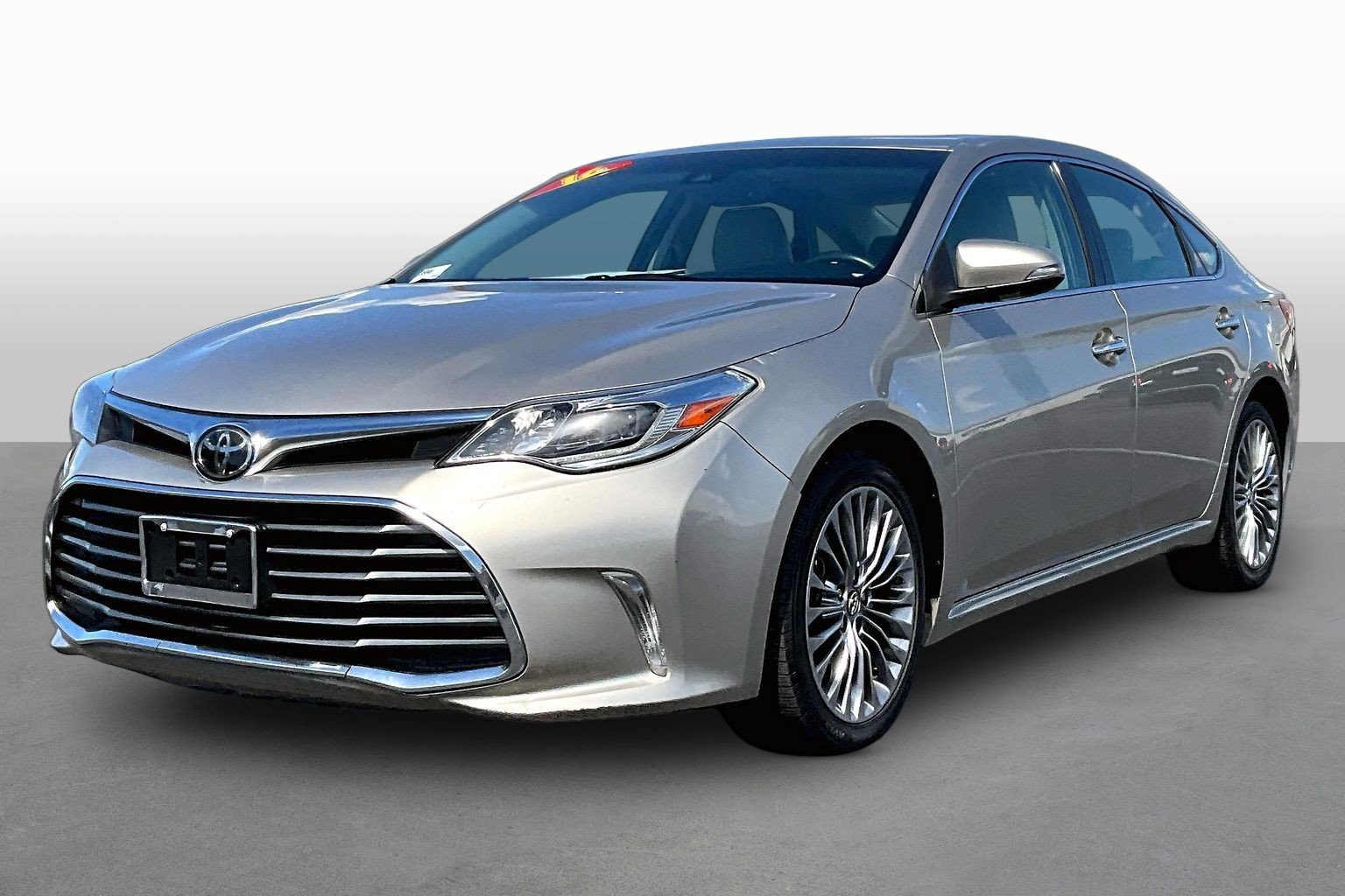 Used 2016 Toyota Avalon Limited w/ Toyota Safety Sense Package