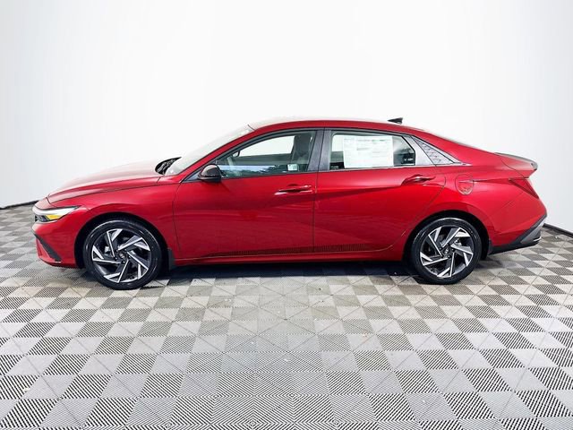 New 2025 Hyundai Elantra SEL FWD image 5