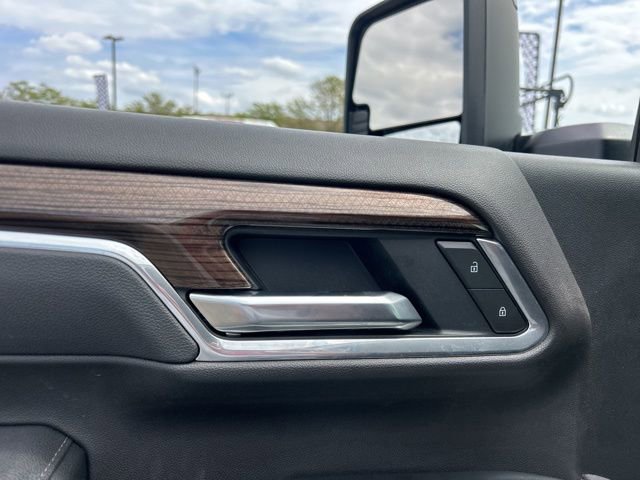 Used 2025 Chevrolet Silverado 2500 LT AWD/4WD image 12