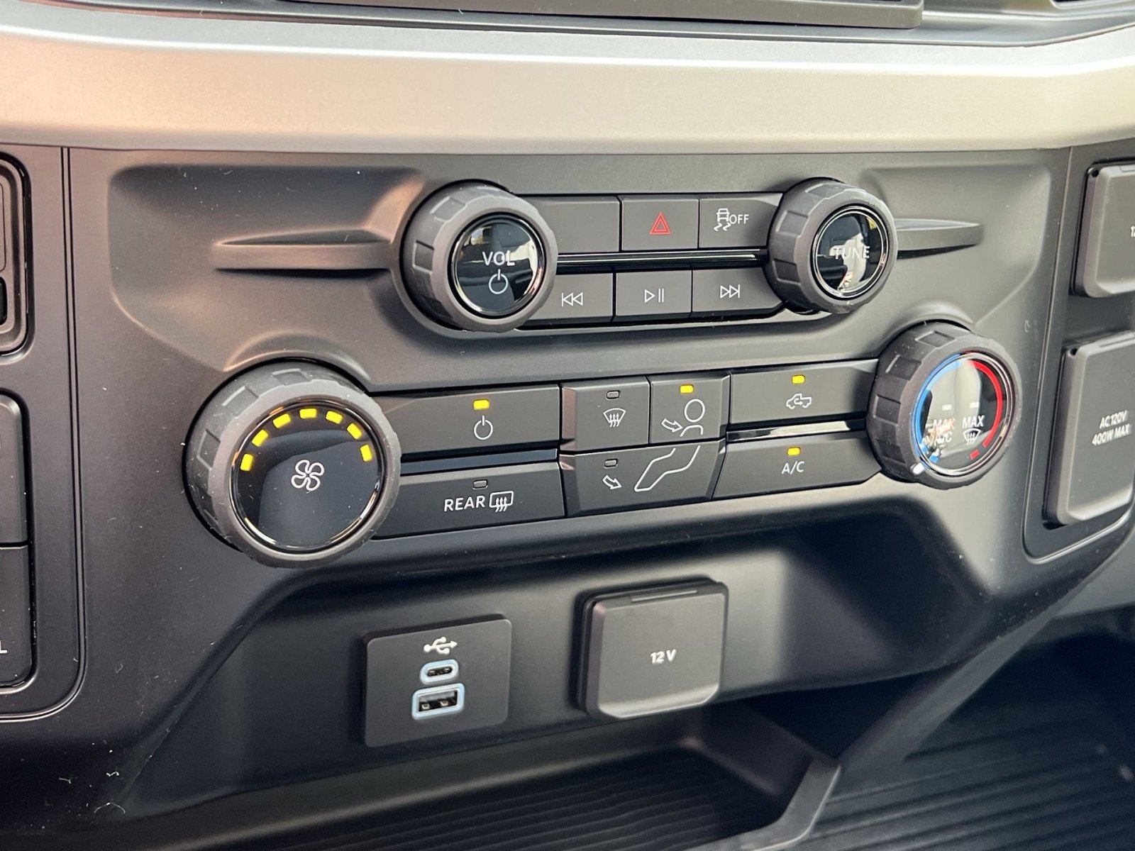 New 2026 Ford F250 XL w/ FX4 Off-Road Package image 20