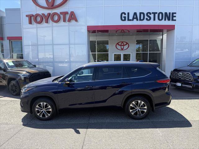 Certified 2021 Toyota Highlander XLE AWD/4WD image 5