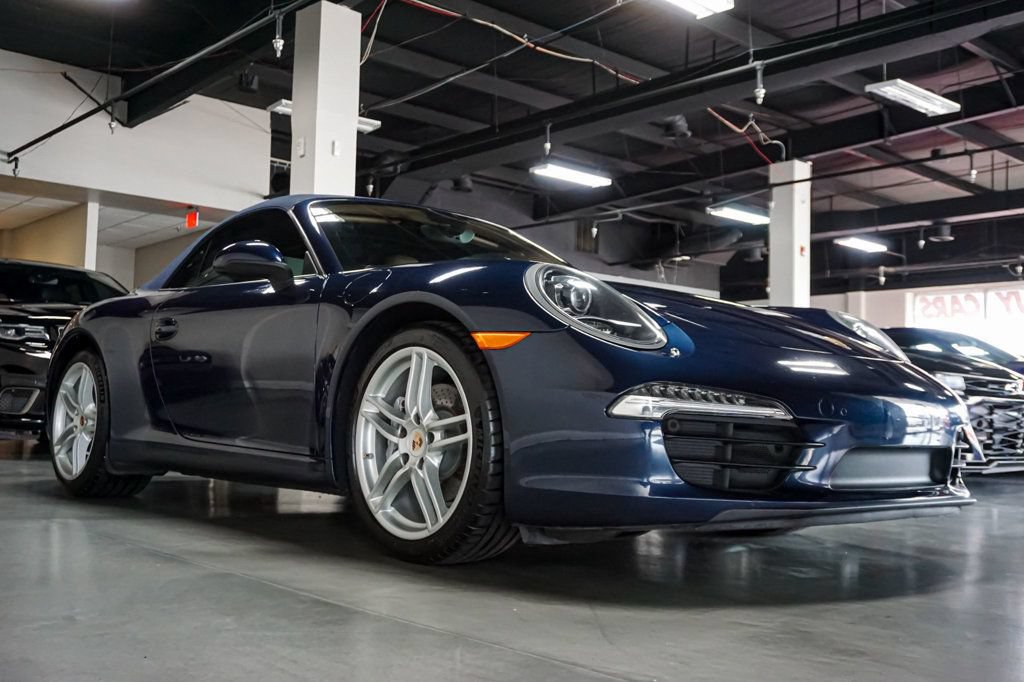 Used 2013 Porsche 911 Carrera RWD image 2
