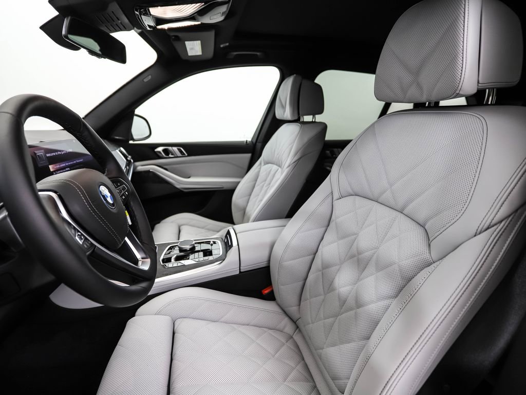 New 2026 BMW X5 xDrive50e w/ Climate Comfort Package image 11