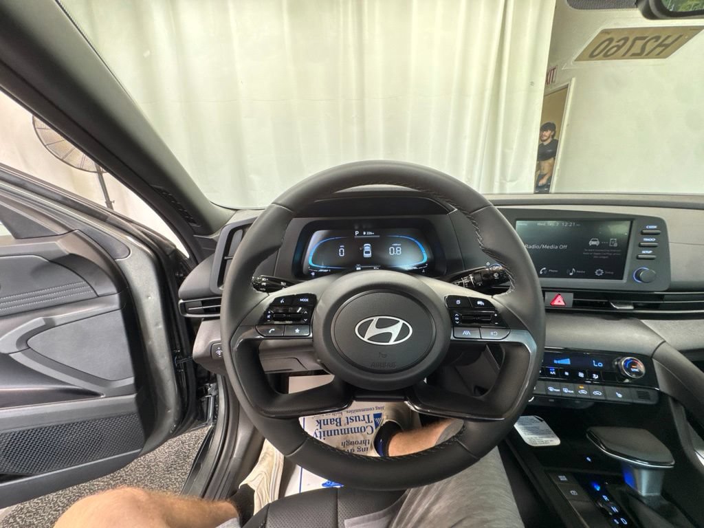 New 2026 Hyundai Elantra SEL Sport FWD image 21
