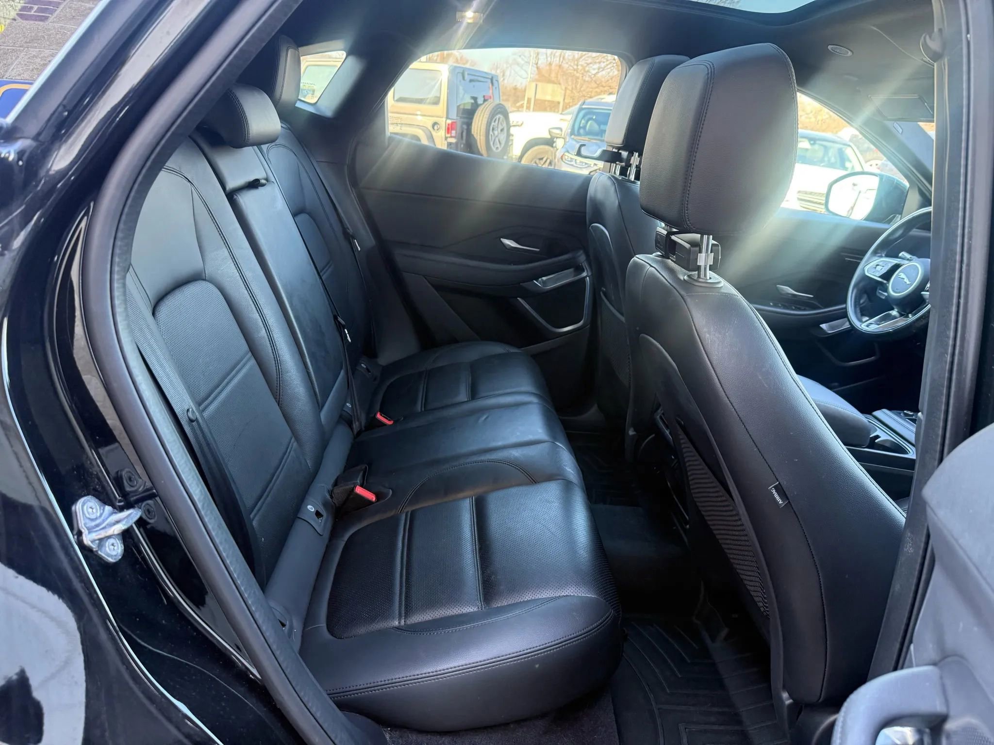 Used 2021 Jaguar E-PACE SE image 33
