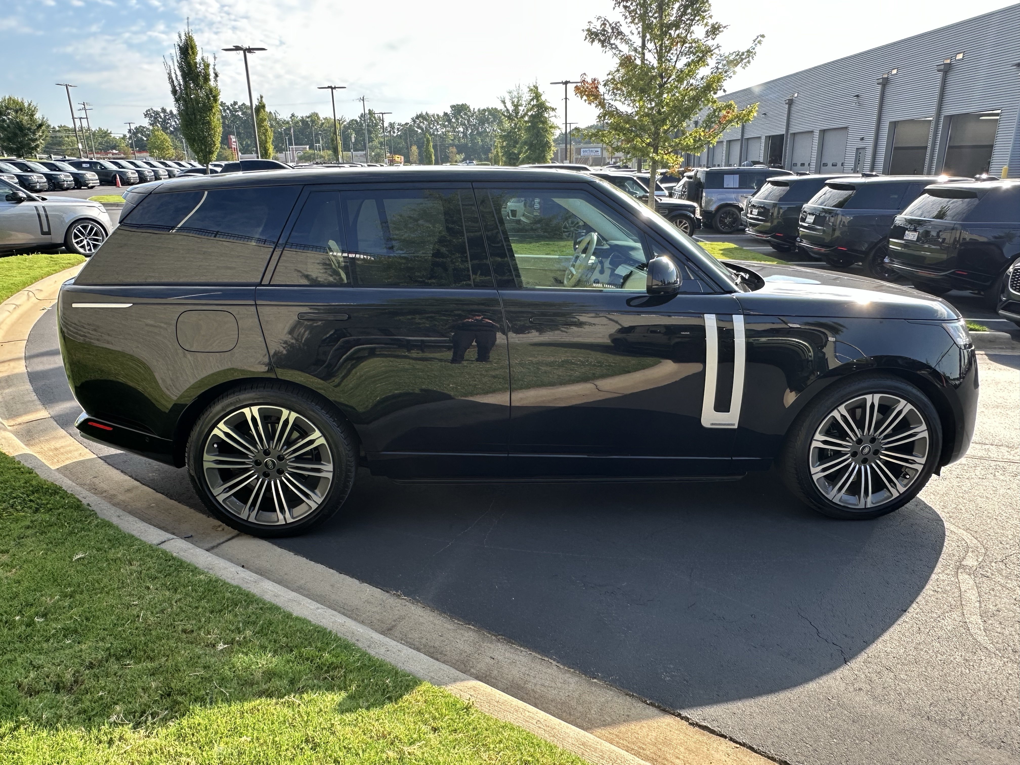 Certified 2024 Land Rover Range Rover Autobiography AWD/4WD image 6