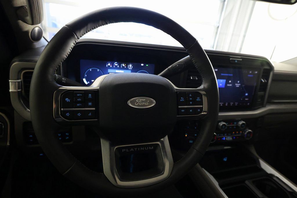 Used 2025 Ford F350 Platinum w/ Platinum Plus Package image 17