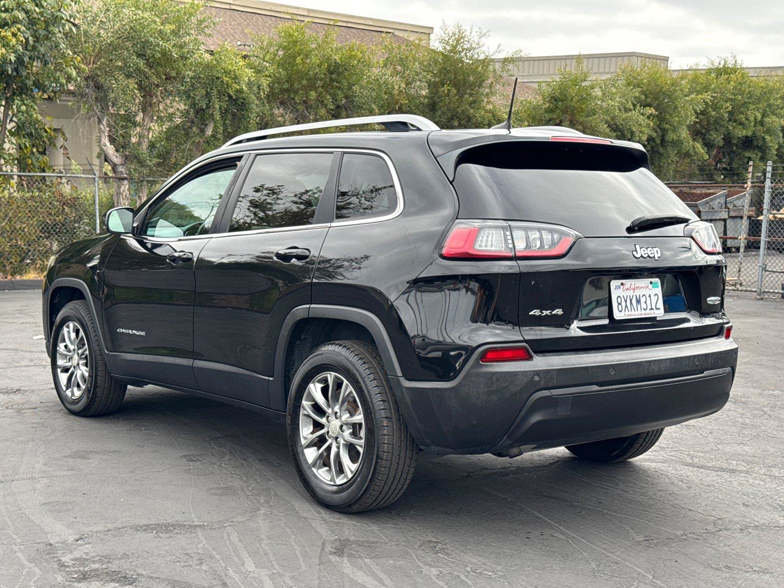 Used 2021 Jeep Cherokee Latitude Plus w/ Sun & Sound Group AWD/4WD image 10