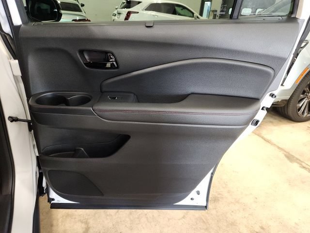Certified 2025 Honda Passport Black Edition image 31