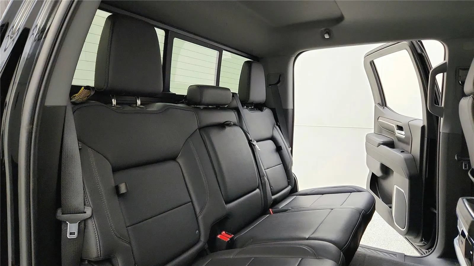 Used 2023 GMC Sierra 1500 SLT w/ SLT Premium Plus Package AWD/4WD image 40