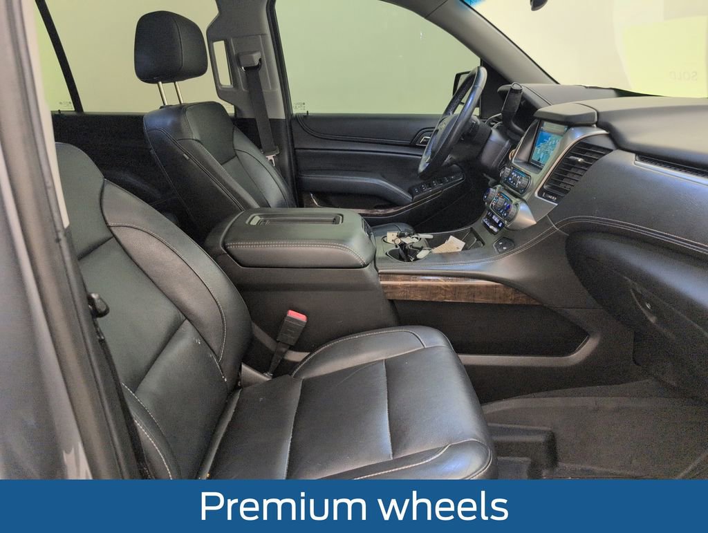 Used 2019 Chevrolet Suburban LT w/ LT Signature Package RWD image 16