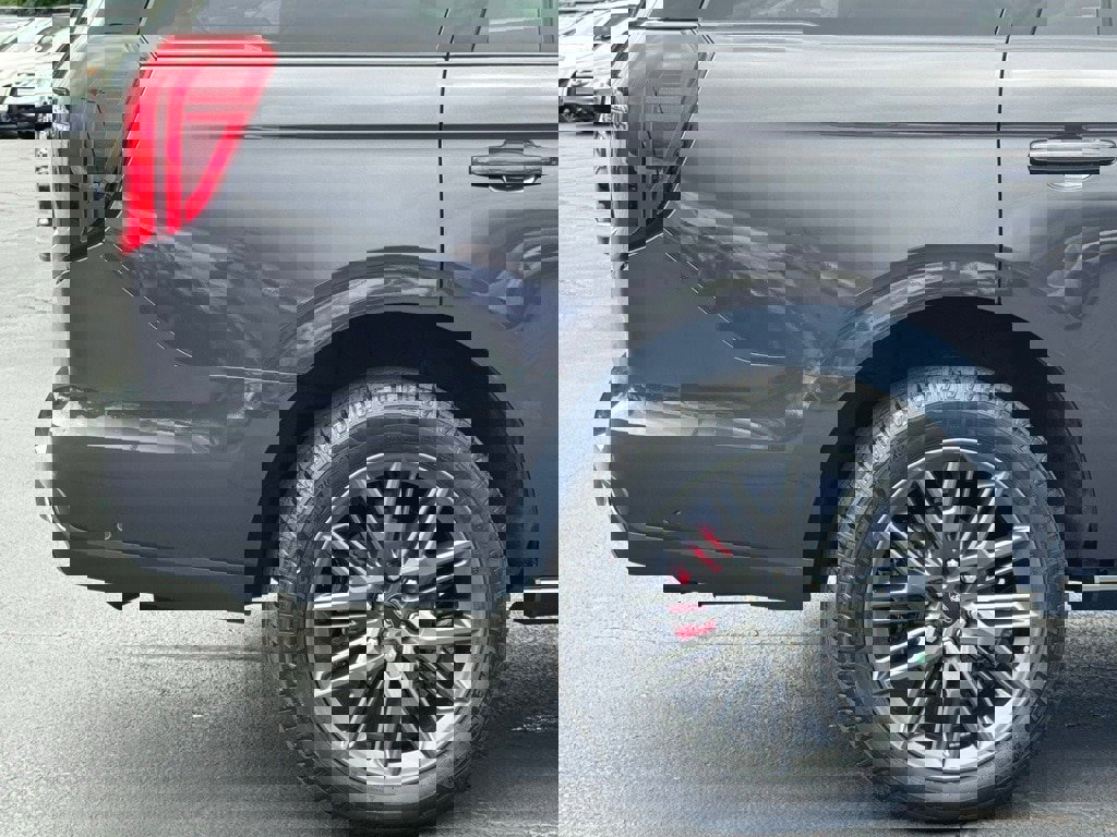 New 2025 Ford Expedition Platinum w/ Stealth Performance Package image 51