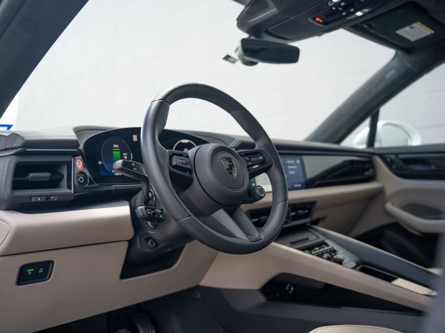 Certified 2024 Porsche Macan Turbo Electric AWD/4WD image 4