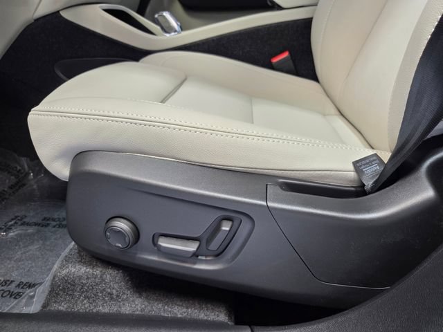 New 2026 Volvo XC40 B5 Plus w/ Protection Package Premier AWD/4WD image 9