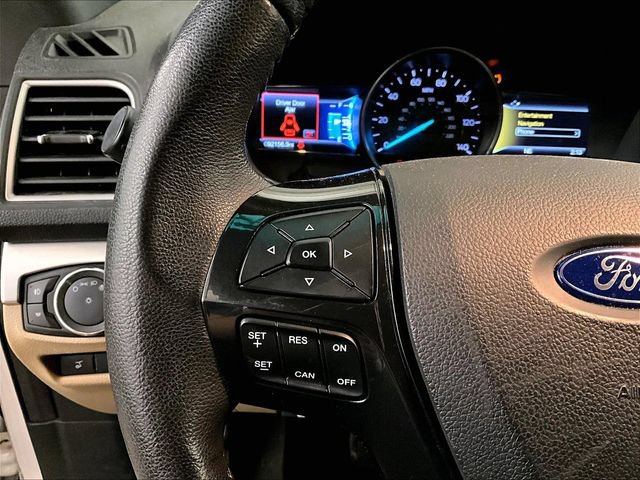 Used 2017 Ford Explorer XLT w/ Equipment Group 202A AWD/4WD image 18