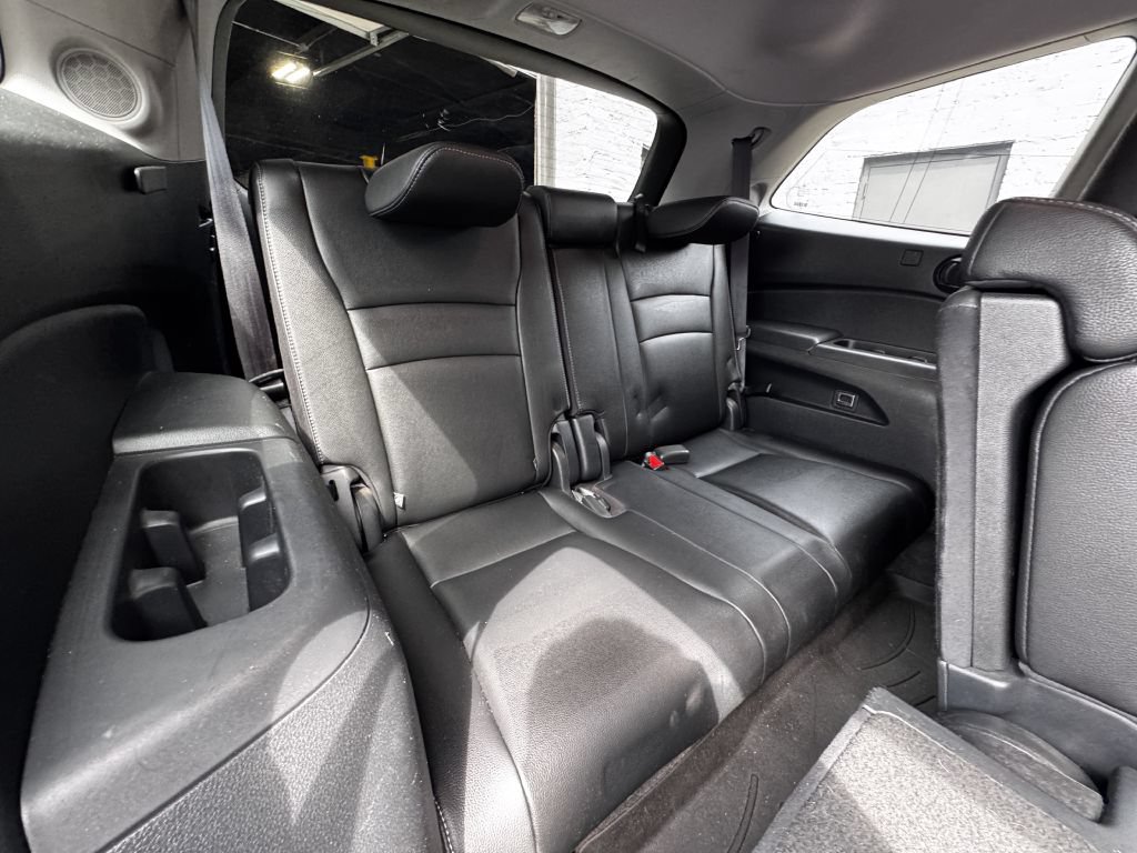 Used 2016 Honda Pilot Touring image 17
