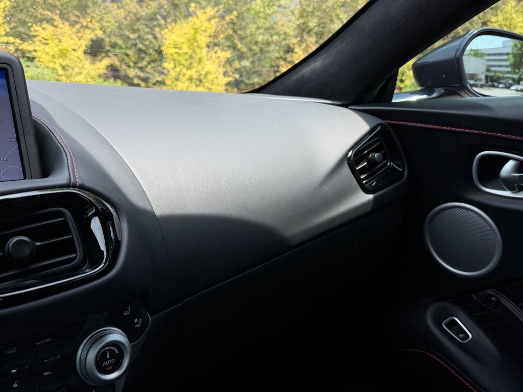 Used 2020 Aston Martin V8 Vantage Coupe RWD image 34