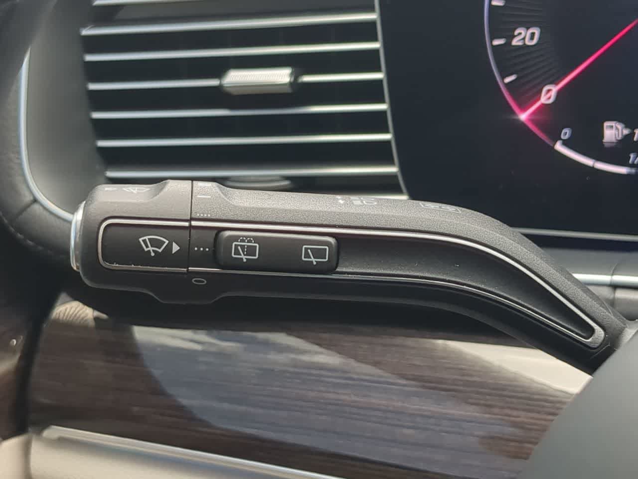 Used 2024 Mercedes-Benz GLS 450 4MATIC image 27