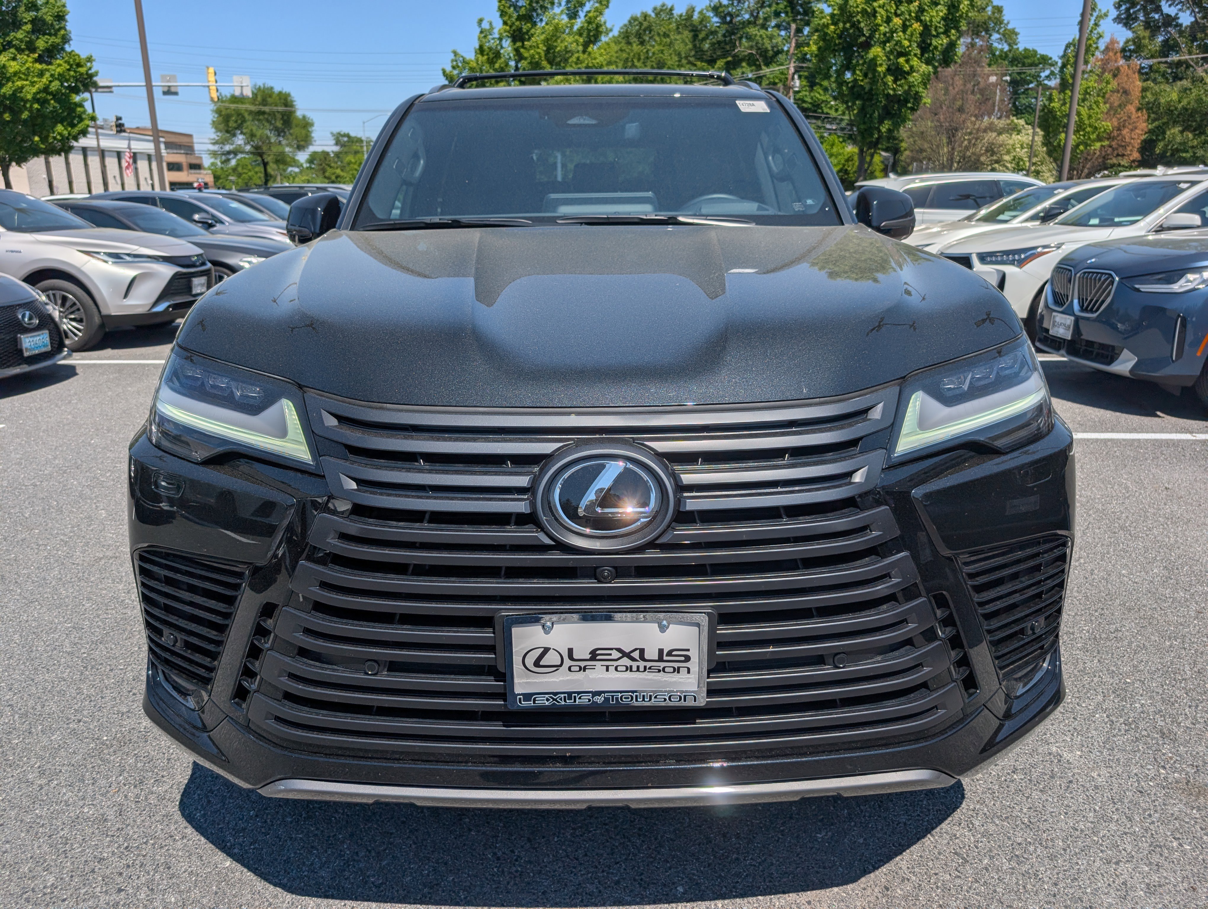 Used 2025 Lexus LX 600 4WD w/ Appearance Package image 8