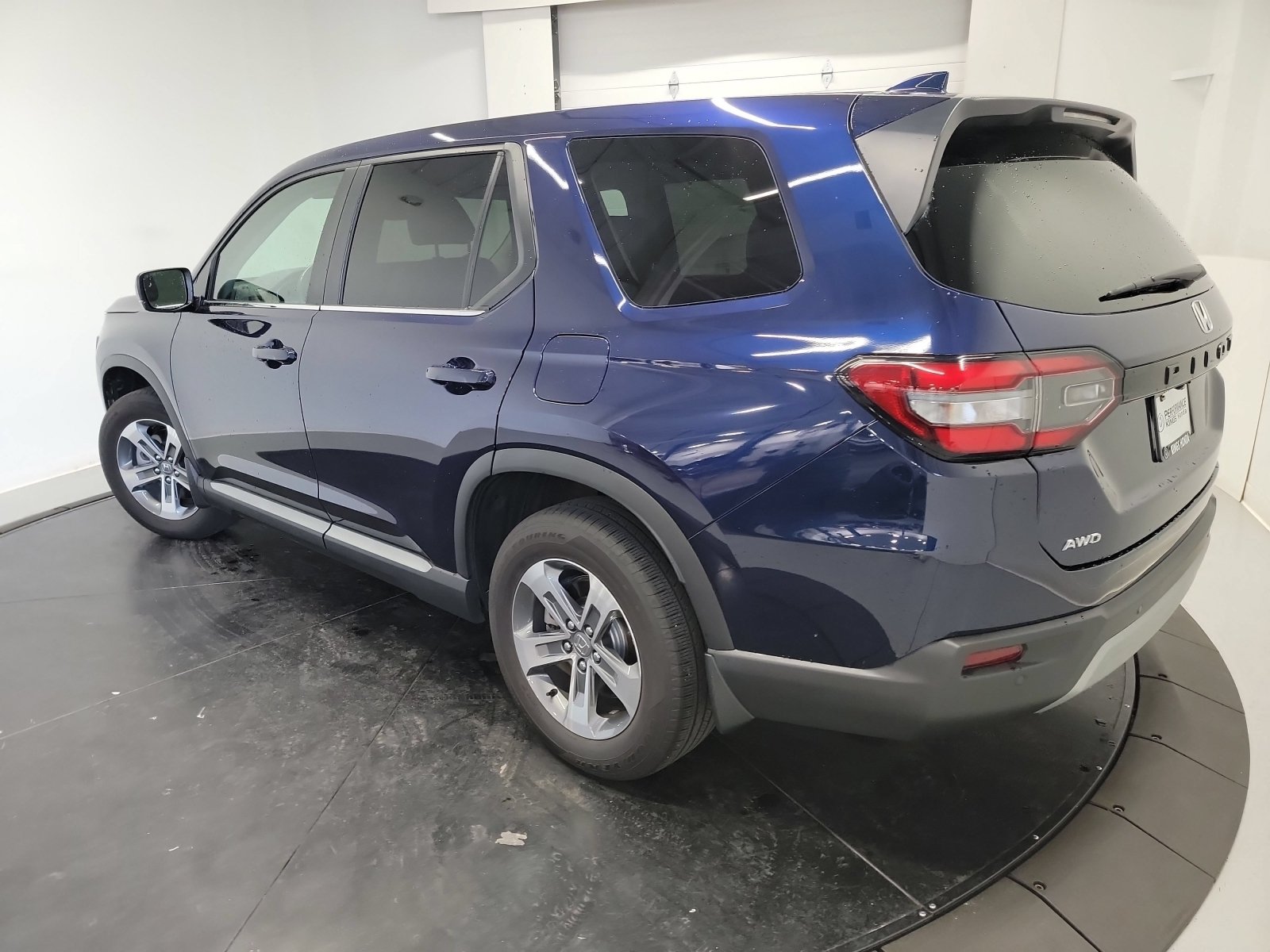 Used 2025 Honda Pilot EX-L image 6