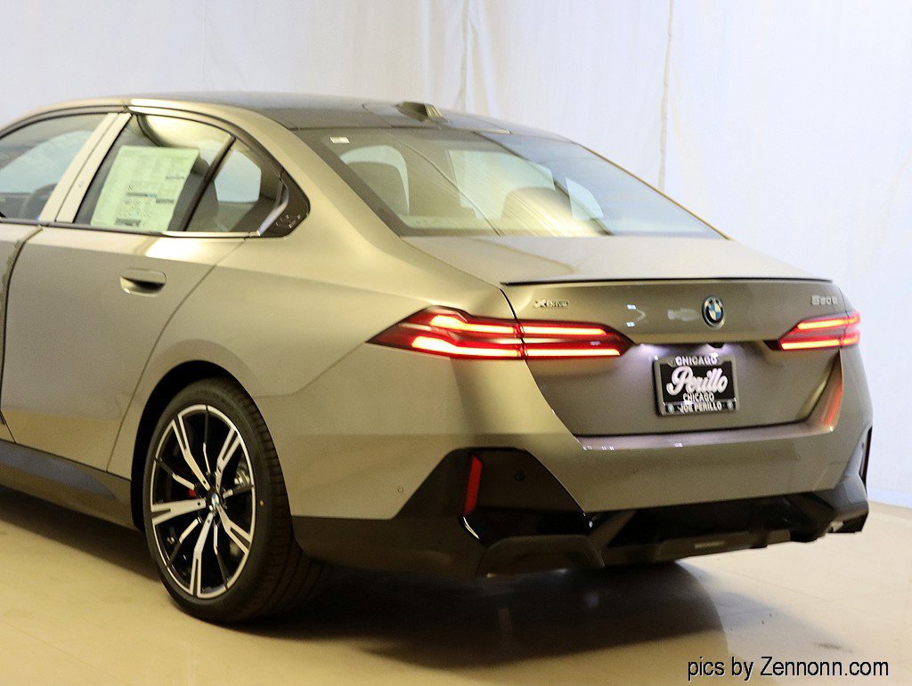 Used 2026 BMW 550e xDrive image 7