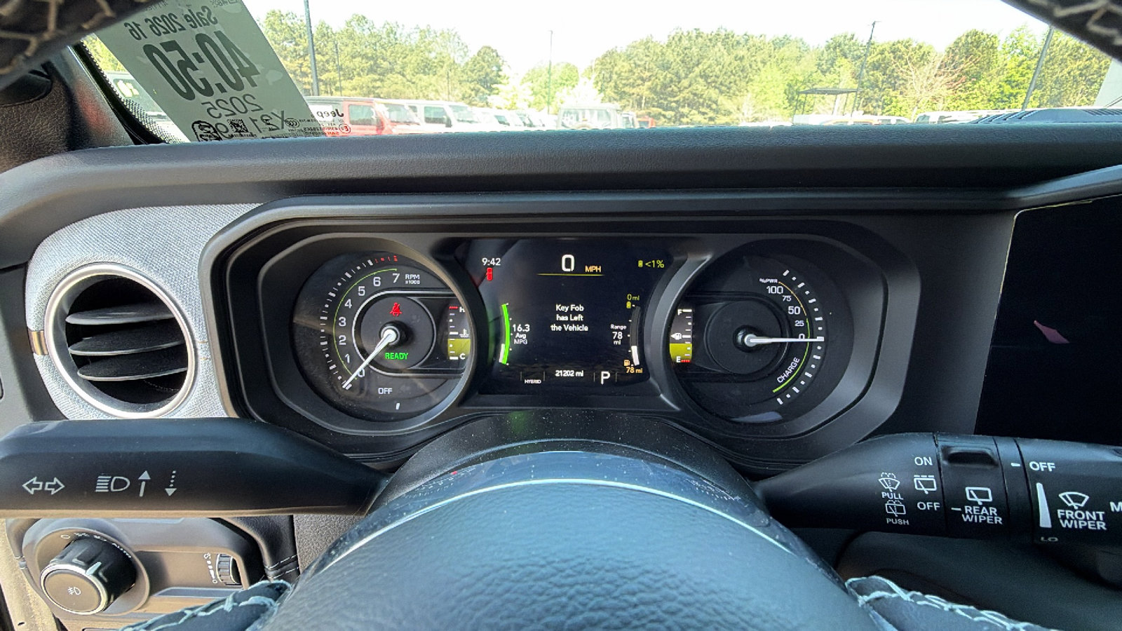 Used 2025 Jeep Wrangler Unlimited Sahara w/ Safety Group AWD/4WD image 29