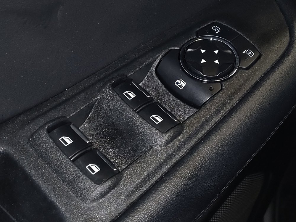 Used 2024 Ford Edge SEL image 27