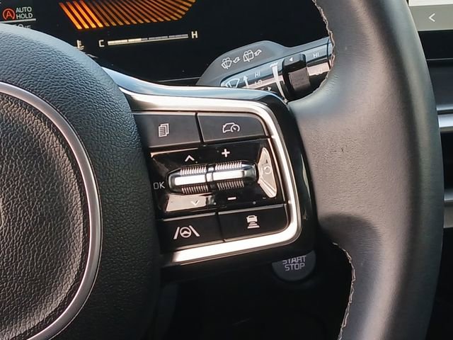 Used 2024 Kia Sorento S w/ Panoramic Sunroof Package image 11