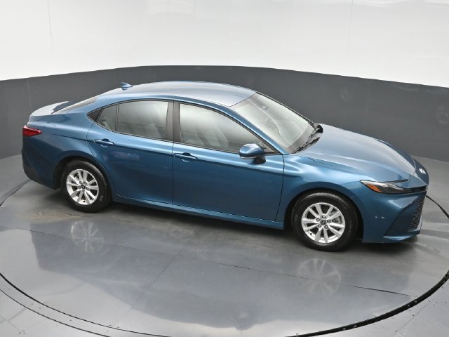 Used 2025 Toyota Camry LE FWD image 34