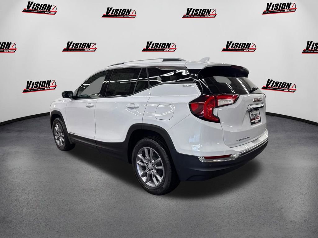 Used 2024 GMC Terrain SLT image 7