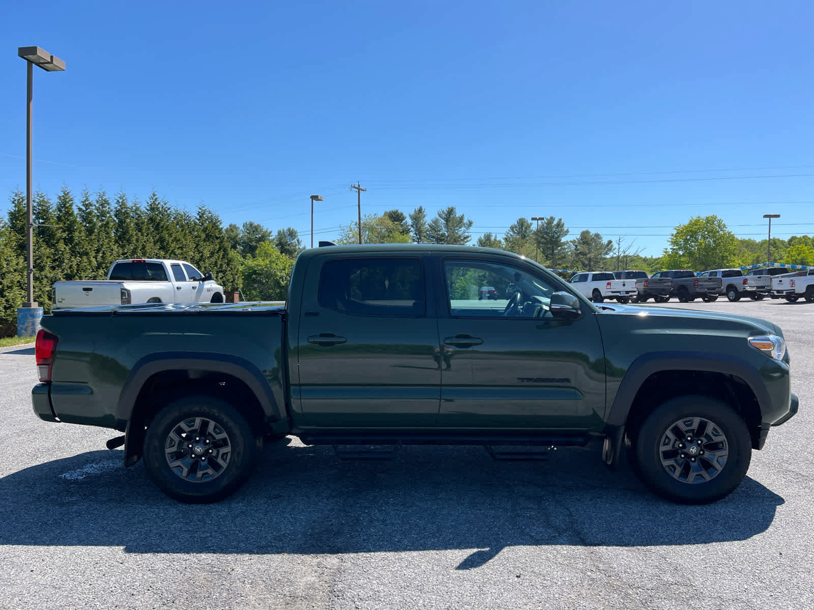 Used 2021 Toyota Tacoma SR5 w/ Trail Edition AWD/4WD image 2