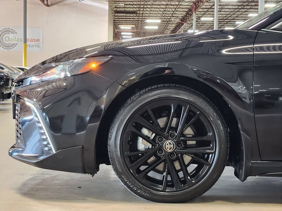 Used 2025 Toyota Camry SE w/ Multimedia Upgrade Package FWD image 5