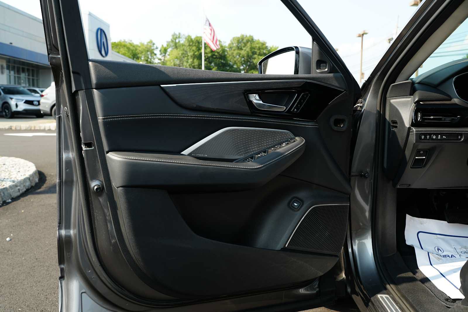Certified 2023 Acura MDX w/ Advance Package AWD/4WD image 16