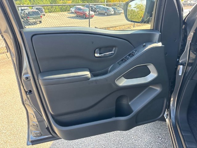 New 2027 Nissan Frontier SV RWD image 19