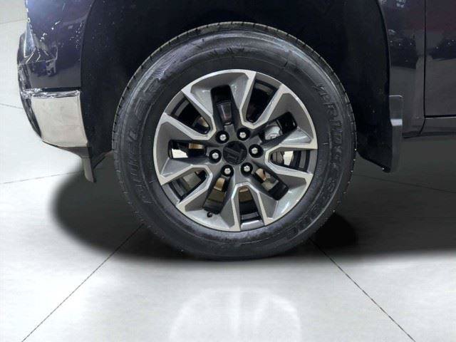 Used 2024 Chevrolet Silverado 1500 LT AWD/4WD image 55