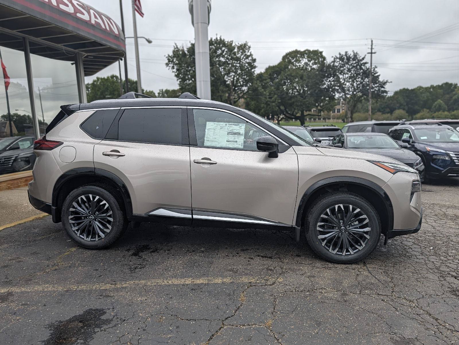 New 2026 Nissan Rogue Platinum AWD/4WD image 14