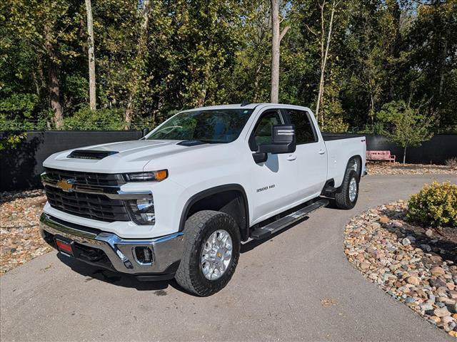 Used 2024 Chevrolet Silverado 3500 LT AWD/4WD image 1