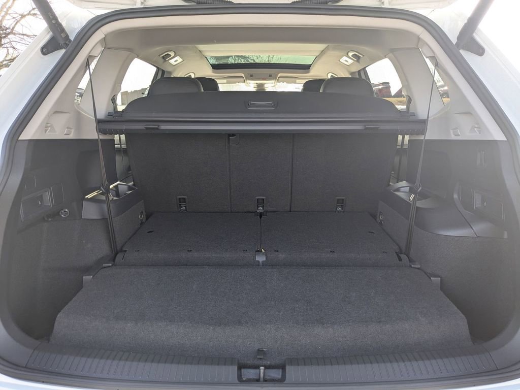 Used 2024 Volkswagen Tiguan Wolfsburg Edition image 29
