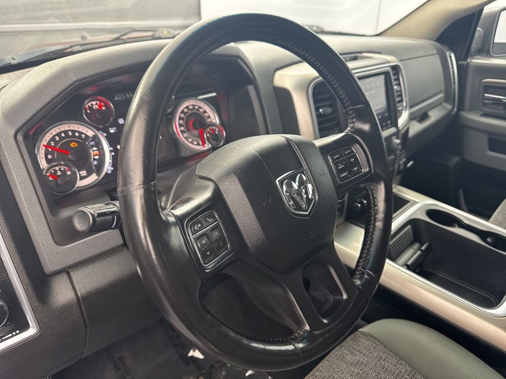 Used 2019 RAM 1500 Classic SLT w/ SLT Plus D￩cor Group AWD/4WD image 9
