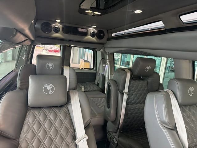 Used 2025 GMC Savana 2500 Extended w/ Driver Convenience Package RWD image 10