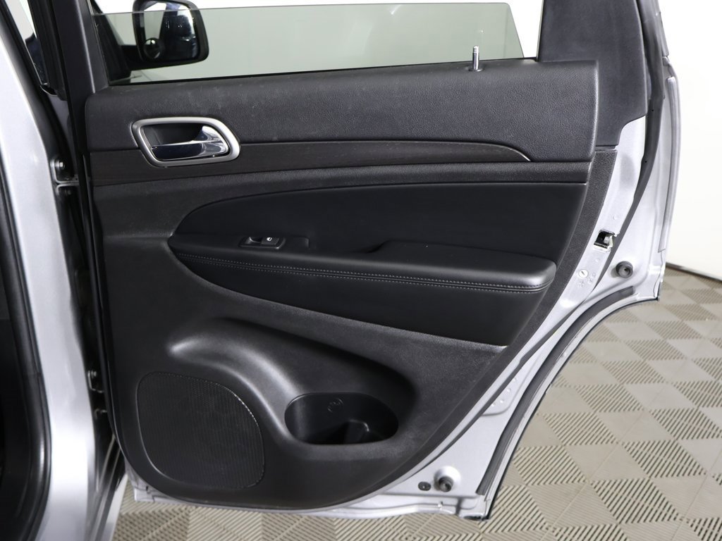 Used 2017 Jeep Grand Cherokee Altitude image 26