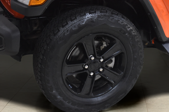 Used 2023 Jeep Wrangler Unlimited Sahara AWD/4WD image 31