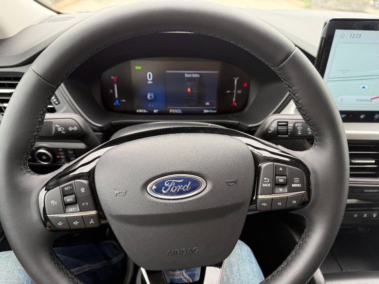 Used 2025 Ford Escape SE FWD image 12