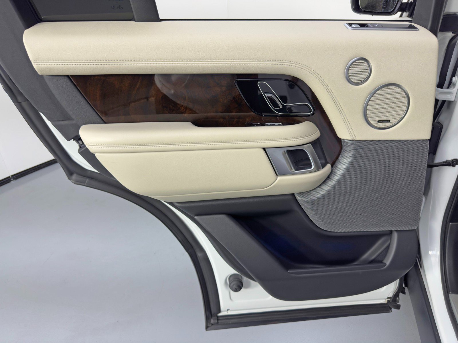 Used 2021 Land Rover Range Rover P525 Westminster Edition image 50